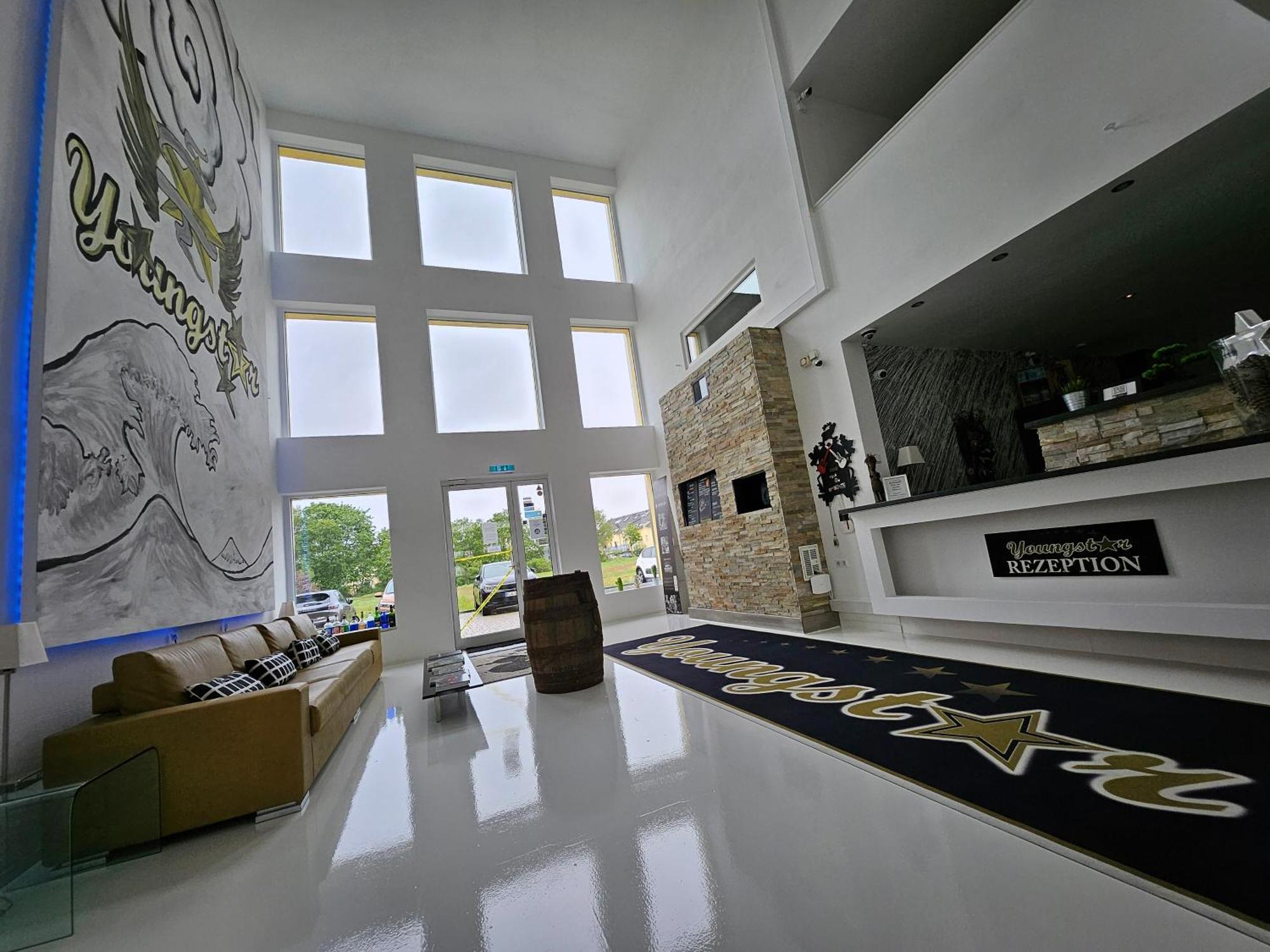 Designhotel Youngstar MHG Exterior photo